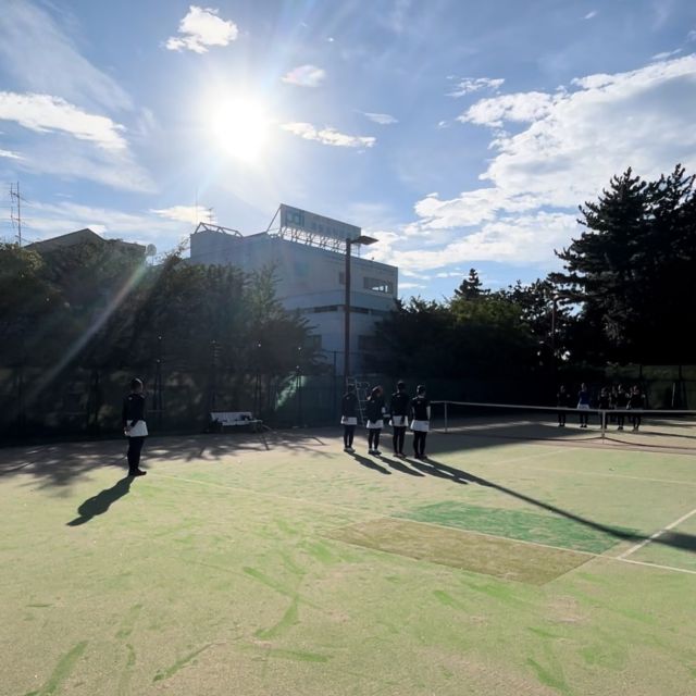 こんにちは明海大学女子硬式庭球部です✨

明海大学vs成蹊大学

ダブルス0-2
シングルス2-3
計2-5で負け

この試合での改善点を次の試合に活かし、悔しい気持ちを次の試合に繋げていきます。
チーム一丸となり、戦い抜きます！
応援ありがとうございました！

次の試合は、日本女子体育大学さん木曜日(home)です。

応援よろしくお願いいたします！